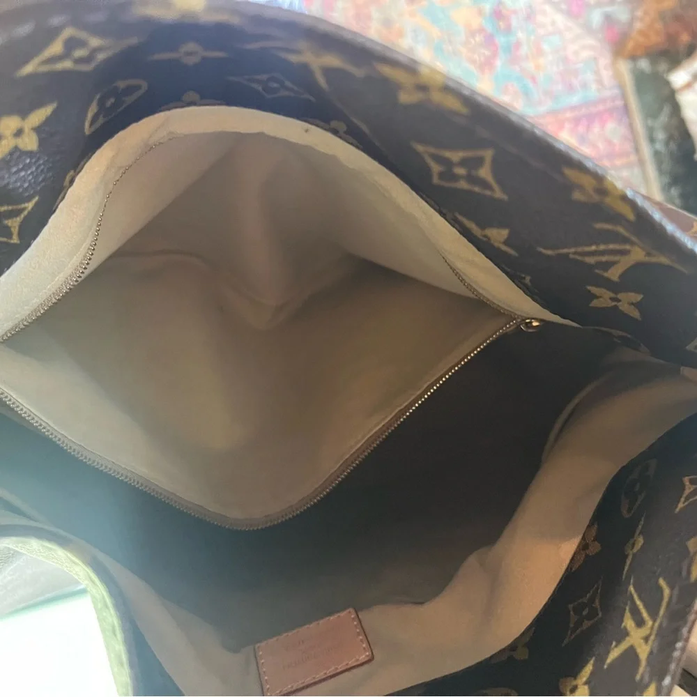 LOUIS VUITTON ARTSY MM MONOGRAM The Sophisticated Hobo With A Boho Twist… - Picture 15 of 17
